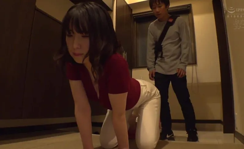 Cô nàng cạnh nhà thiếu thốn và cậu học sinh may mắn cạnh bên