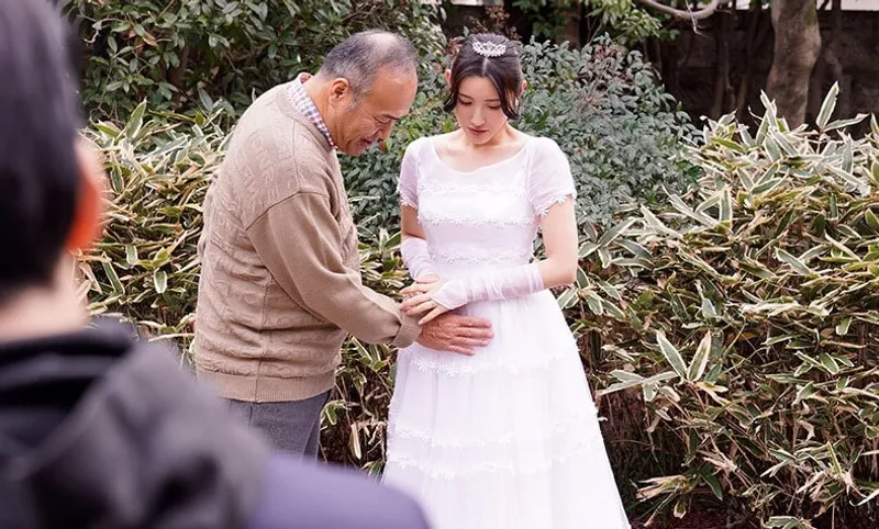 ông chồng quá yếu, cô vợ dù yêu nhưng vẫn thường quan hệ với bố chồng yêu đến có thai