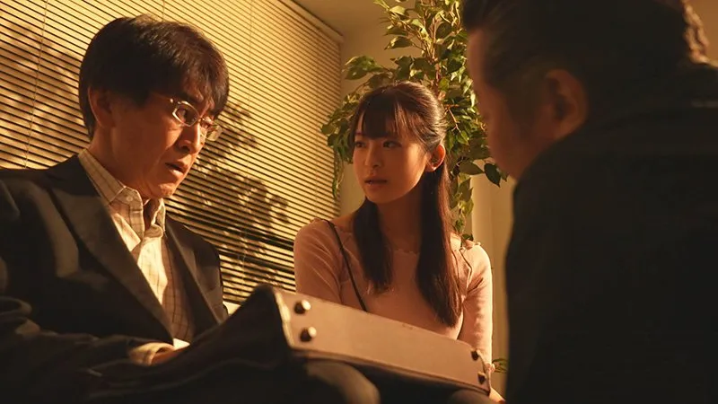 Người chồng vay nợ dân xã hội đen, vợ phải bán thân để trả nợ