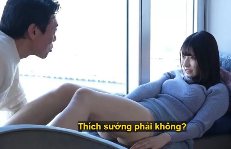 Cuộc chạm trán giữa ông chú lớn tuổi và cô diễn viên trẻ lần đầu ra mắt tại nhà nghỉ sang trọng